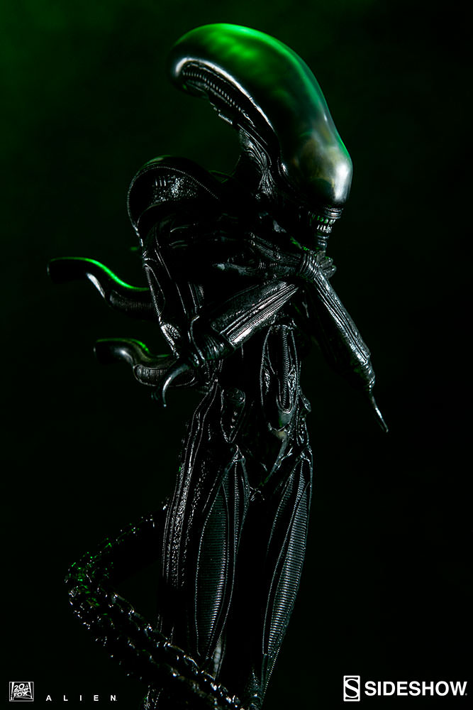 alien-internecivus-raptus-statue-silo-200464-3