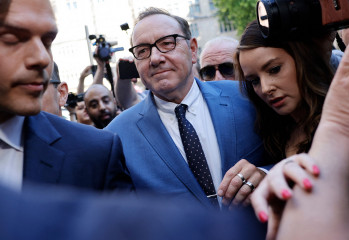 US actor Kevin Spacey arrives at the Westminster Magistrates' Court, in London to attend the opening of his trial, on June 16, 2022 in order to face charges of four counts of sexual assault. - Kevin Spacey, 62 and two-time Oscar winner for "The Usual Suspects" and "American Beauty", was formally charged by police in the British capital earlier in the week.Police and prosecutors have said the first two charges of sexual assault date from March 2005 in London and concern the same man, who is now in his 40s. The third is alleged to have happened in London in August 2008 against a man who is now in his 30s. The fourth sexual assault charge is alleged to have occurred in Gloucestershire, western England, in April 2013 against a third man, who is now in his 30s. (Photo by CARLOS JASSO / AFP) (Photo by CARLOS JASSO/AFP via Getty Images)