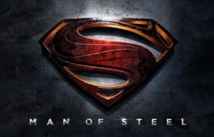 Официалното лого на Супермен в банер от филма
