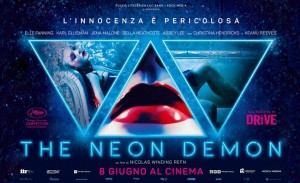 Три клипа и нови плакати от „The Neon Demon” на Рефн