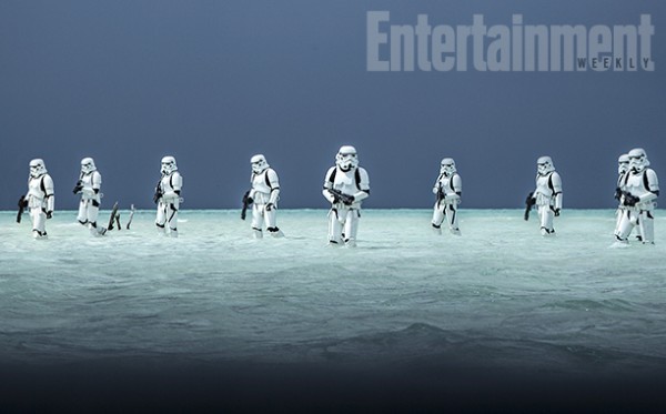 rogue-one-a-star-wars-story-stormtroopers-beach-600x373