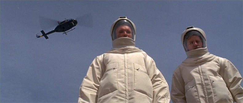 Кадър от филма „Щамът Андромеда“ (1971) на Робърт Уайз