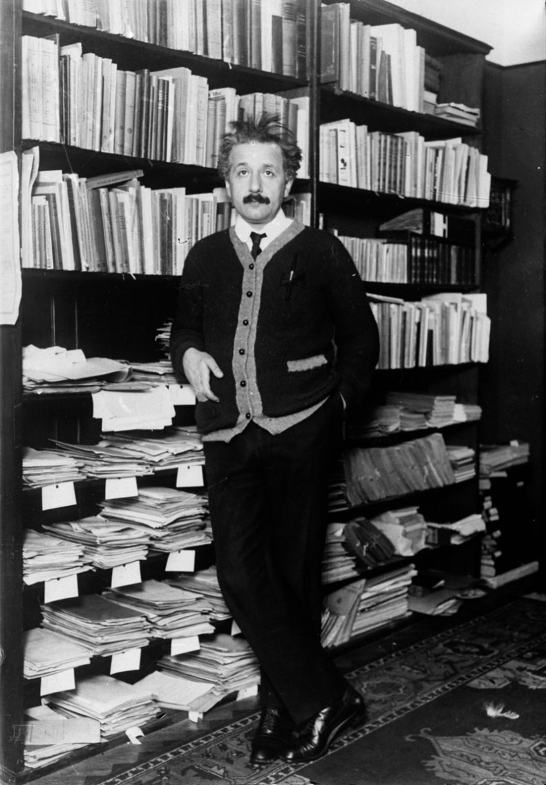 circa 1925: Professor Albert Einstein (1879 - 1955), mathematical physicist at home. (Photo by General Photographic Agency/Getty Images)