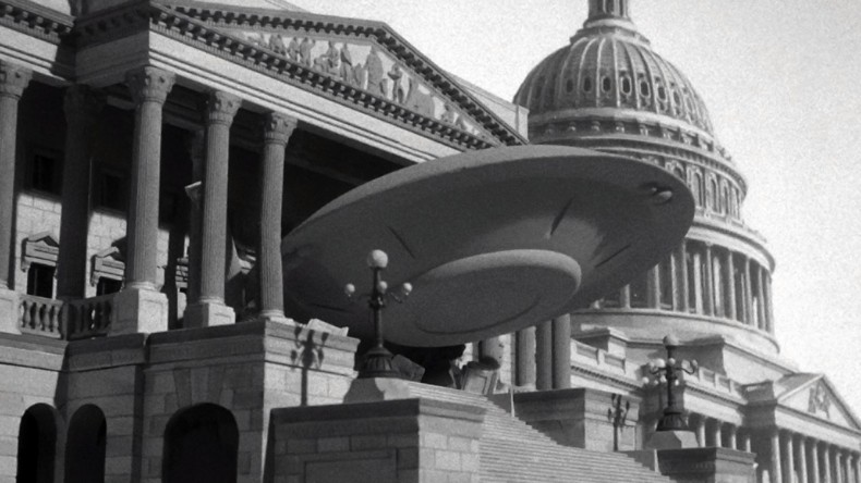Кадър от „Earth vs. the Flying Saucers“ (1956)