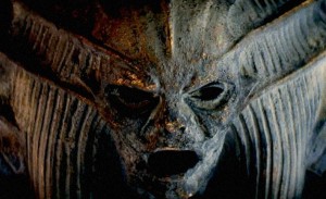 Трейлър тийзър и постер на „The Mummy” с Том Круз и Ръсел Кроу