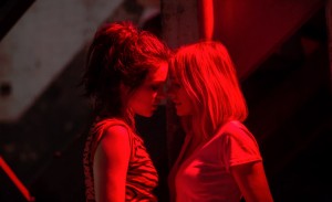 Трейлър на сексуално заредения психологически трилър-сериал „Gypsy” с Наоми Уотс