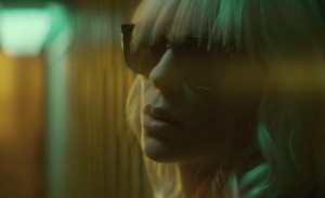 Финален трейлър, клип и плакат на „Atomic Blonde” с Чарлийз Терън