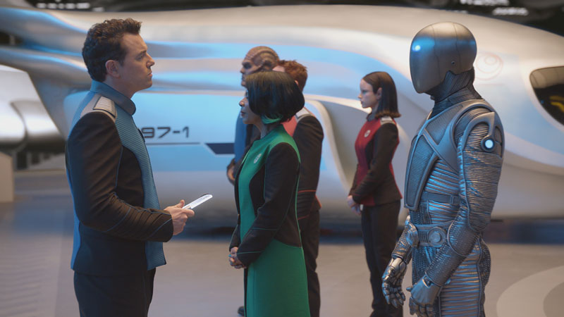 THE ORVILLE: L-R: Seth MacFarlane, Penny Johnson Jerald, Scott Grimes, Peter Macon, Halston Sage and Mark Jackson in THE ORVILLE premiering this fall on FOX. ©2017 Fox Broadcasting Co. Cr: FOX