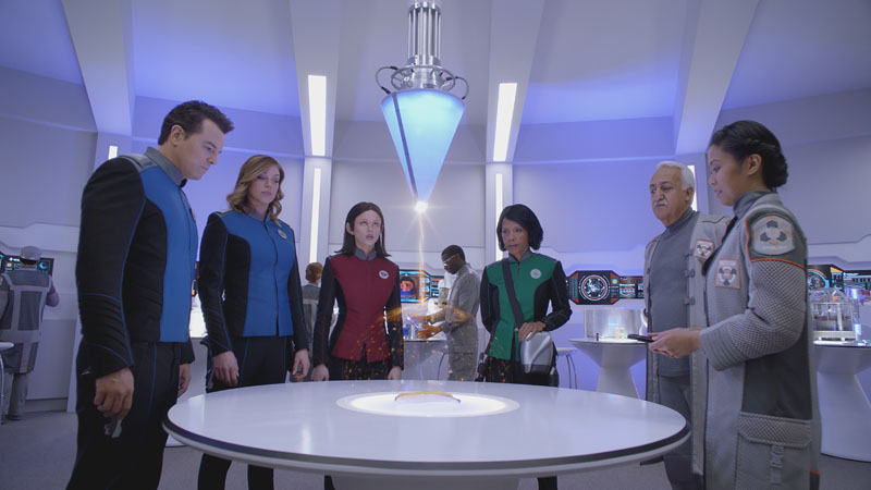 THE ORVILLE: L-R: Seth MacFarlane, Adrianne Palicki, Halston Sage, Penny Johnson Jerald, guest star Brian George and guest star Christine Corpuz in THE ORVILLE premiering this fall on FOX. ©2017 Fox Broadcasting Co. Cr: FOX