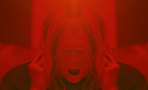 Нецензуриран тийзър трейлър и плакат на „Possessor” на Брандън Кроненбърг