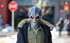 Алън Тюдик е извънземно в поредицата „Resident Alien“ на Syfy