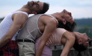 Филмът „Поглед от ръба” омагьосва с красиви танци сред българската природа