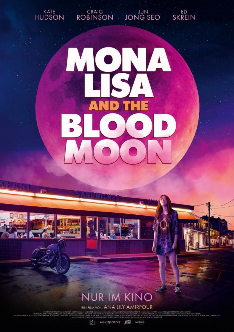 mona_lisa_and_the_blood_moon-697926267-large