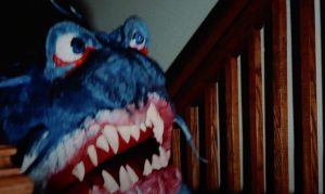 WTF трейлър на седмицата: Плюшена играчка всява смърт и разруха в „Doll Shark“ на Марк Полоня
